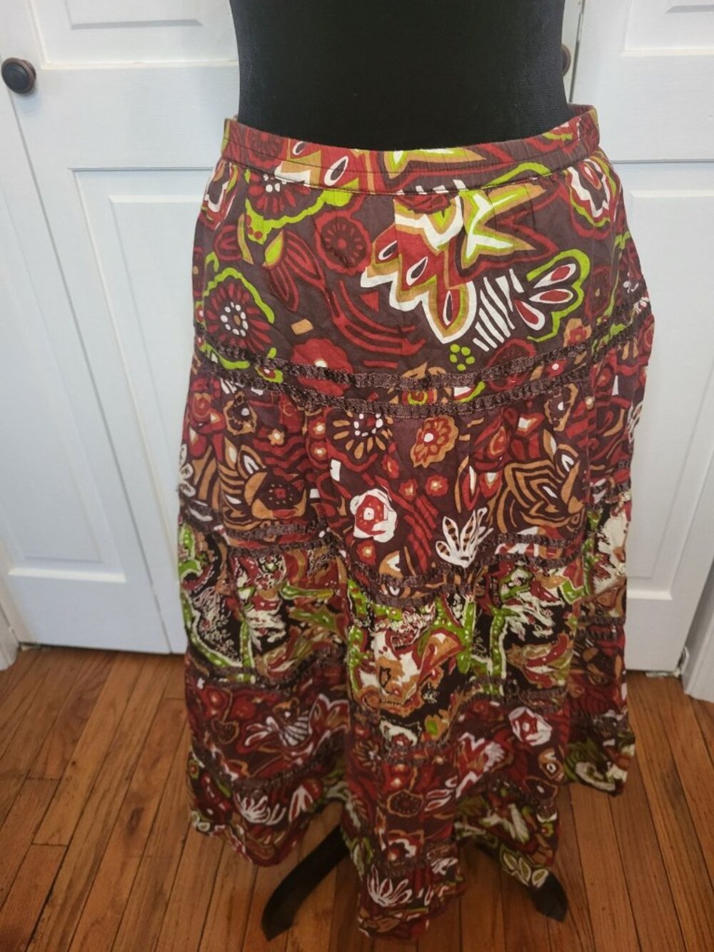 Choices Brown Red Floral Tiered Midi Skirt Sequins M Boho Hippie Vacation Grunge